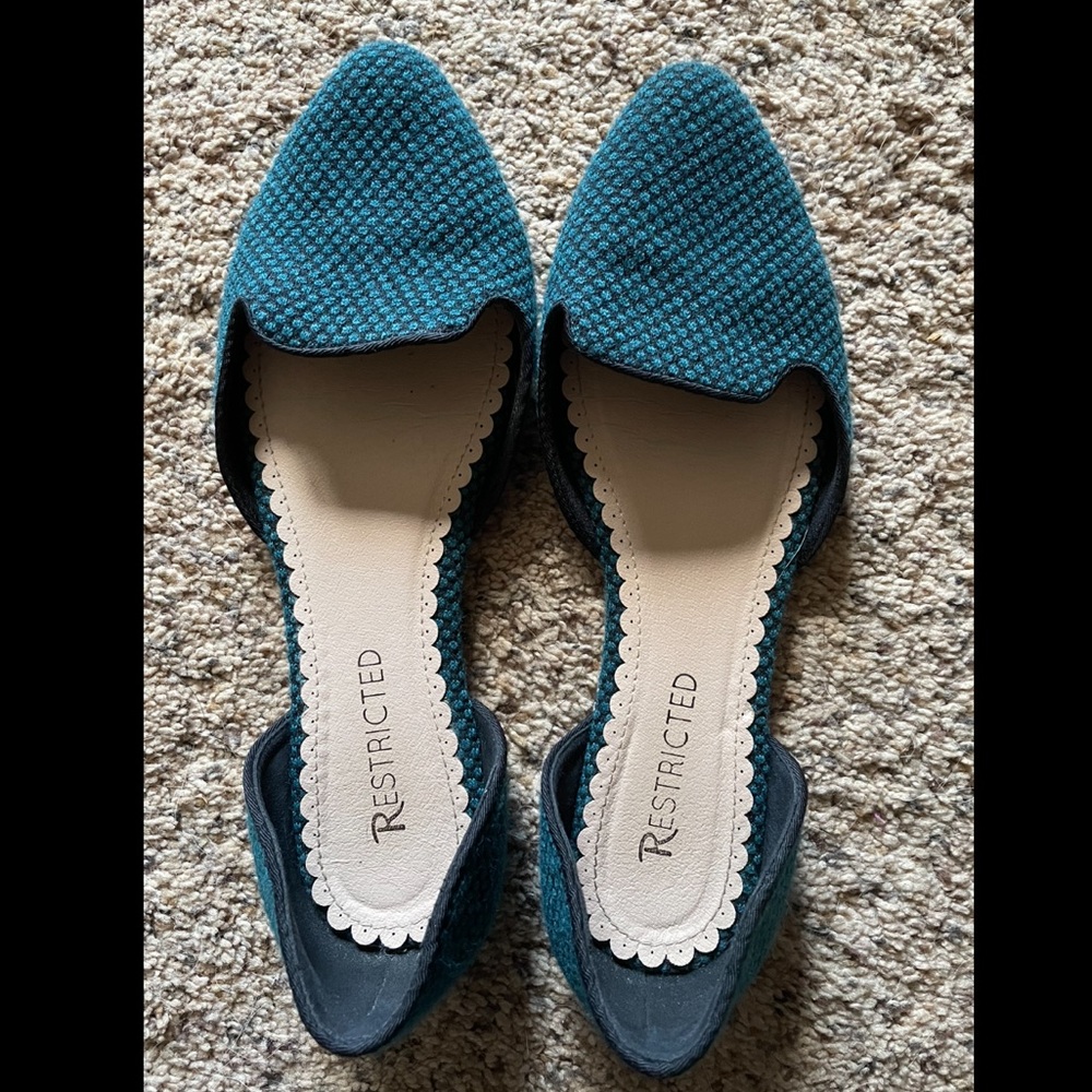 Restricted teal flats, size 8